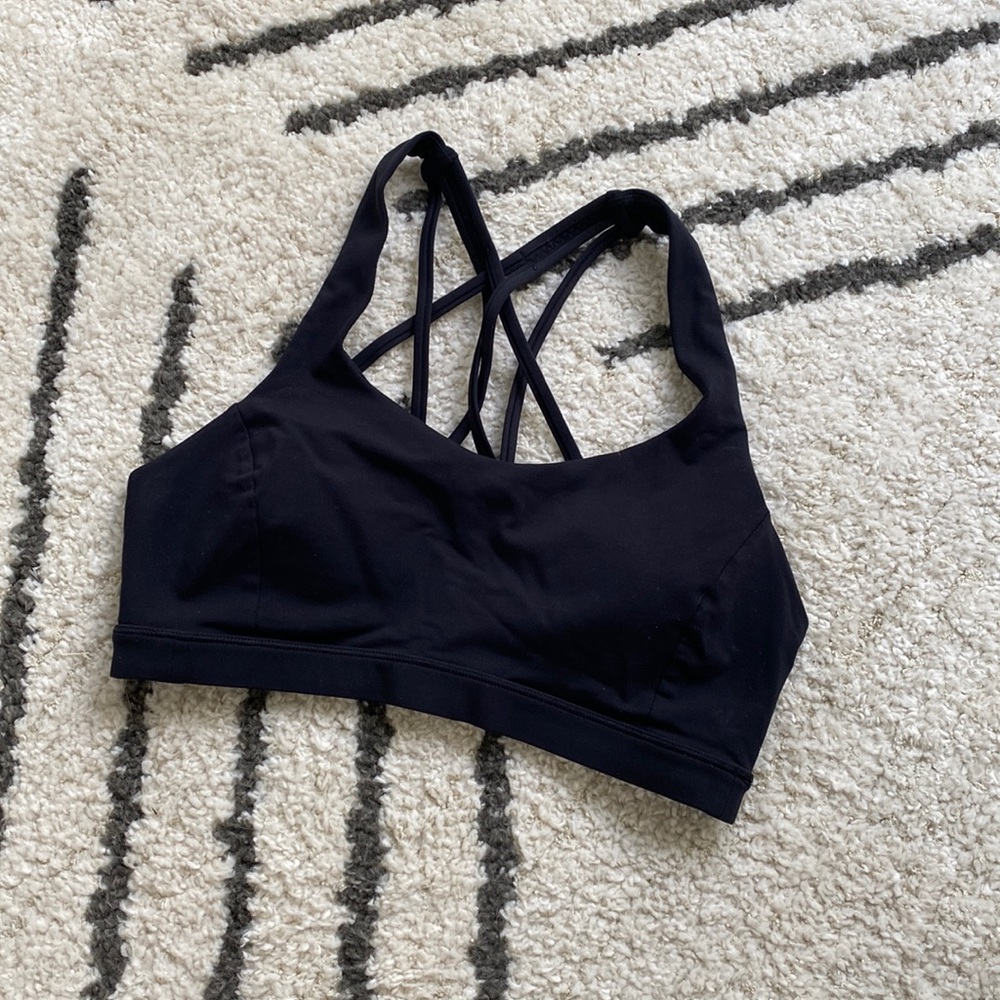Lululemon black size 6 sports bra